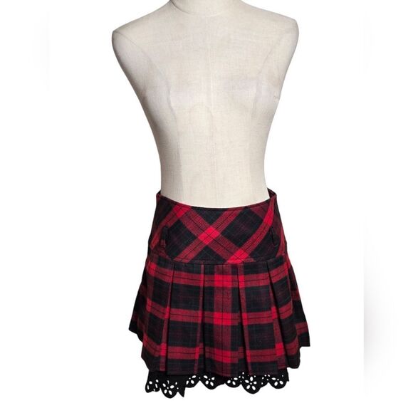 MZG Dresses & Skirts - MZG Red and Black Plaid Mini Skirt with Eyelet Bottom